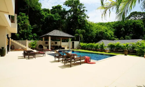 Потрясающая вилла с 7 спальнями и с видом на бассейн в проекте Зе Виллас, на пляже Найхарн