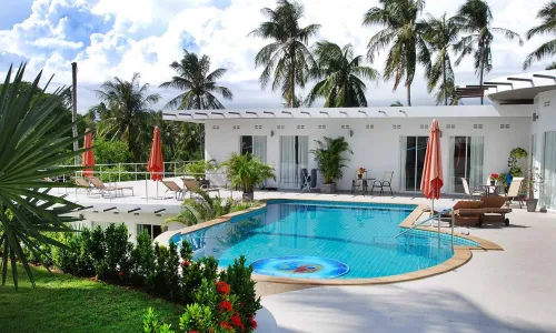 Потрясающие апартаменты с 2 спальнями и с видом на бассейн, на пляже Найхарн