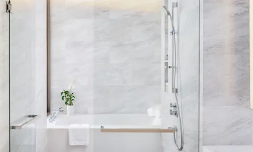 Cтильные апартаменты с 2 спальнями и с видом на море в проекте МонтАзур Лэйксайд, на пляже Камала 