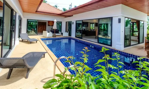 Комфортабельная вилла с 2 спальнями и с видом на бассейн, на пляже Найхарн