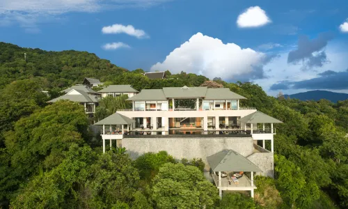 Сногсшибательная вилла премиум класса с 9 спальнями и с видом на море в проекте Кейп Амарин, на пляже Камала 