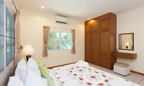 Сногсшибательная вилла с 4 спальнями и с видом на сад, на пляже Чалонг