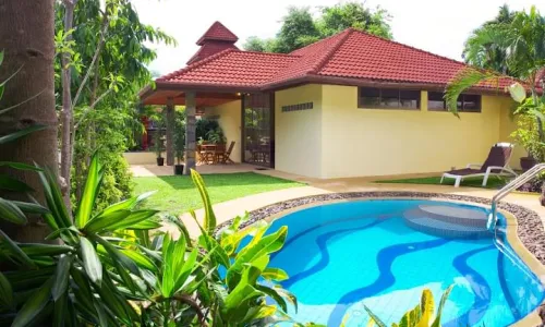 Восхитительная вилла с 3 спальнями и с видом на бассейн, на пляже Найхарн