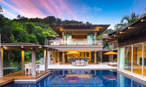 Превосходная вилла с 5 спальнями и с видом на море в проекте Ля Колин, на пляже Лаян 