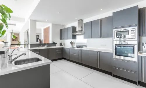 Модная вилла с 5 спальнями и с видом на море в проекте Оверлукинг Лайян, на пляже Бангтао/Лагуна