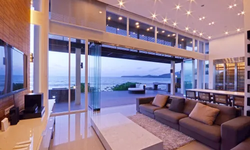 Cтильная вилла с 4 спальнями и с видом на море, на пляже Камала 