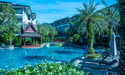 Превосходные апартаменты с 3 спальнями и с видом на бассейн, не далеко от моря в проекте Перл оф Найтон, на пляже Найтон