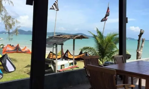 Сказочная вилла с 2 спальнями и с видом на сад, на пляже Найхарн