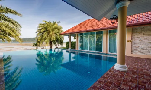 Прекрасная вилла с 3 спальнями и с видом на бассейн, не далеко от моря, на пляже Чалонг