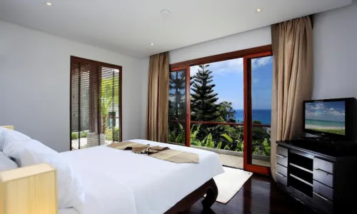 Сказочная вилла премиум класса с 6 спальнями и с видом на море в проекте Аяра Сурин, на пляже Сурин