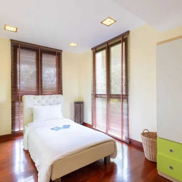 Property image - gallery 8