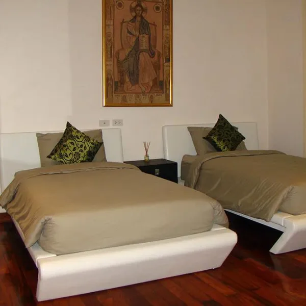 Property image - gallery 12