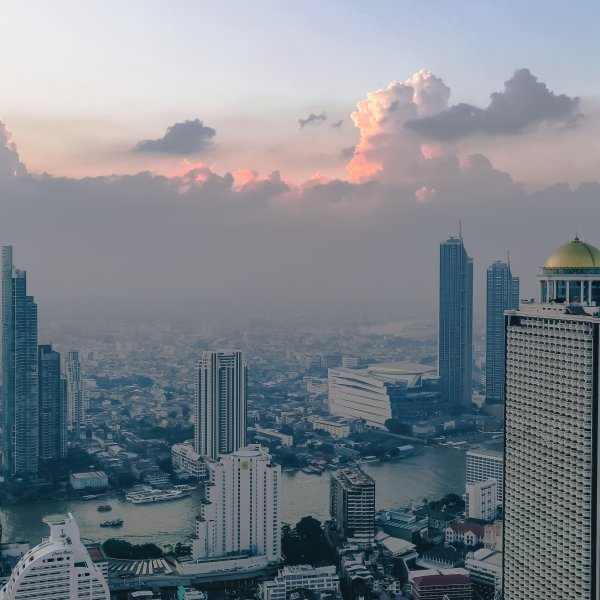 Таиланд объявляет режим ЧС