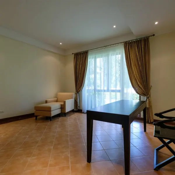 Property image - gallery 18