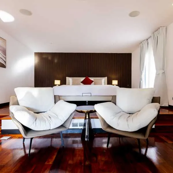 Property image - gallery 9