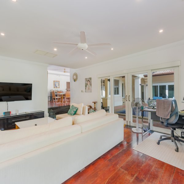 Property image - gallery 12