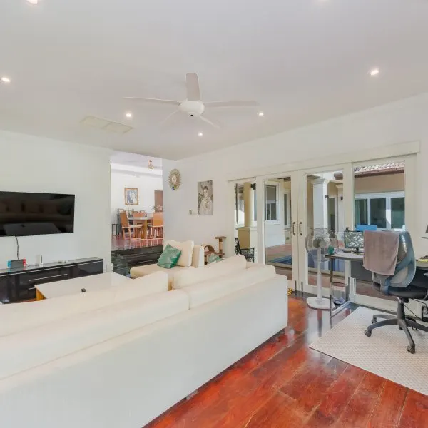 Property image - gallery 12