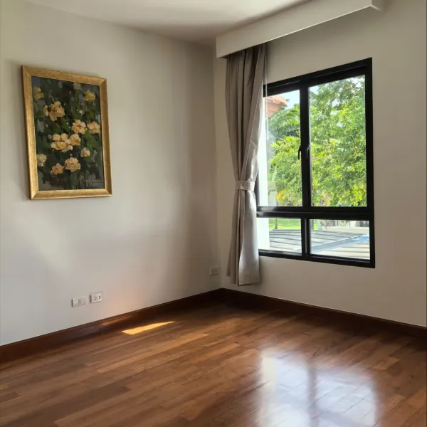 Property image - gallery 16