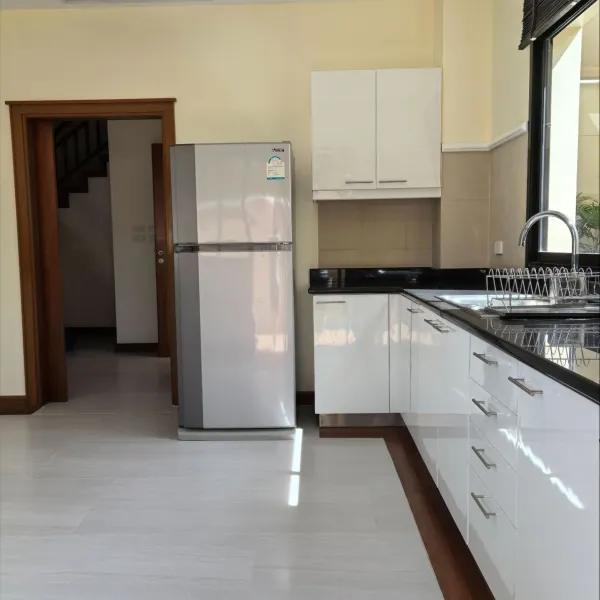 Property image - gallery 9