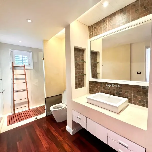 Property image - gallery 9