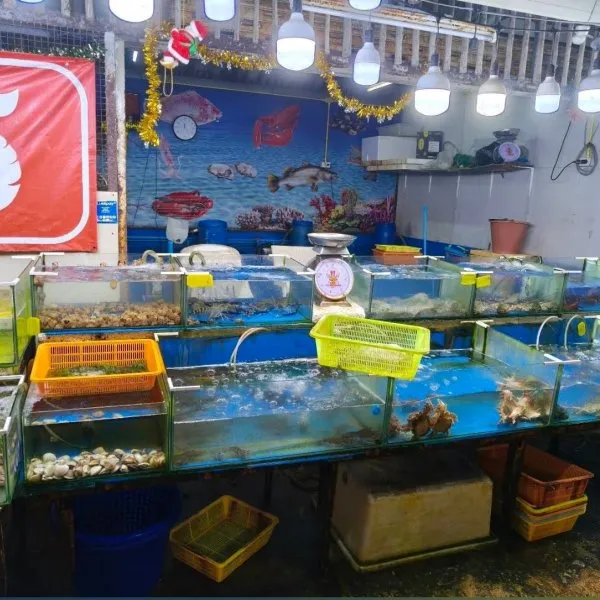 Рынок морепродуктов Равай