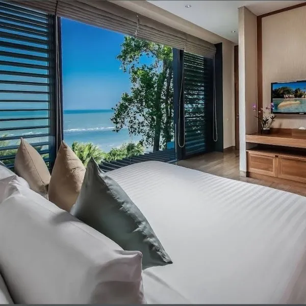 Villa Sawarin — Luxury 10-Bedroom Beachfront Estate - gallery 30