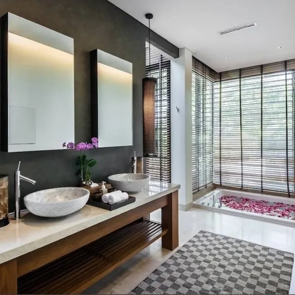 Villa Sawarin — Luxury 10-Bedroom Beachfront Estate - gallery 48