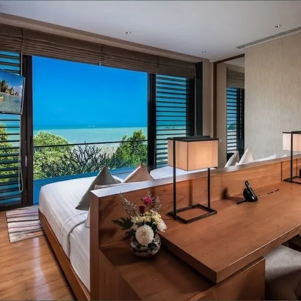 Villa Sawarin — Luxury 10-Bedroom Beachfront Estate - gallery 32