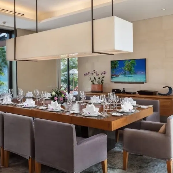 Villa Sawarin — Luxury 10-Bedroom Beachfront Estate - gallery 25