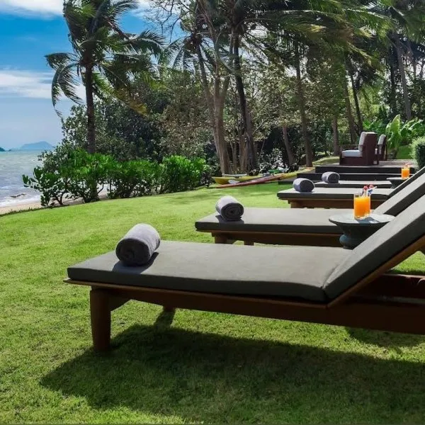 Villa Sawarin — Luxury 10-Bedroom Beachfront Estate - gallery 17