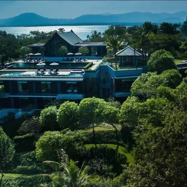 Villa Sawarin — Luxury 10-Bedroom Beachfront Estate - gallery 7