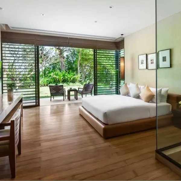 Villa Sawarin — Luxury 10-Bedroom Beachfront Estate - gallery 34