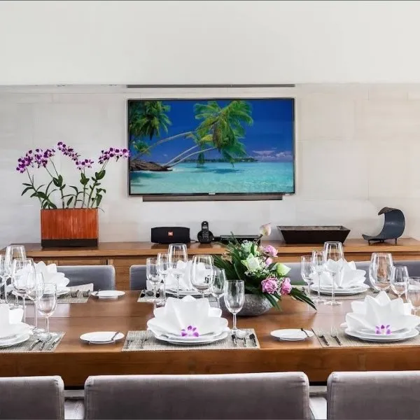 Villa Sawarin — Luxury 10-Bedroom Beachfront Estate - gallery 26