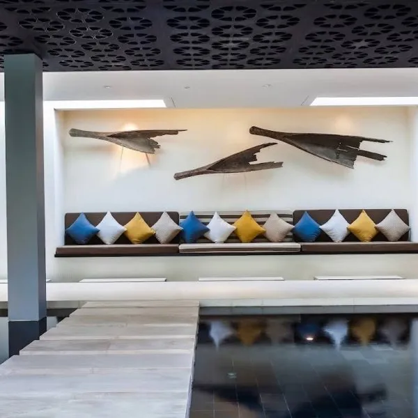 Villa Sawarin — Luxury 10-Bedroom Beachfront Estate - gallery 59