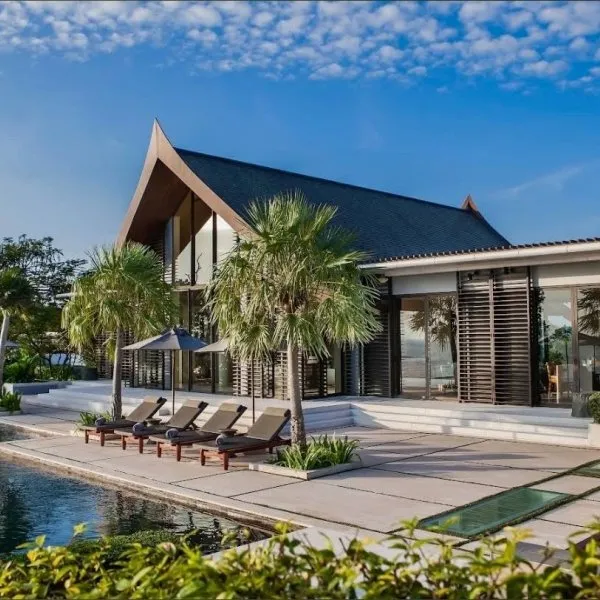 Villa Sawarin — Luxury 10-Bedroom Beachfront Estate - photo 3
