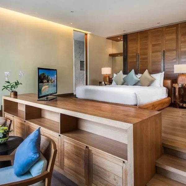 Villa Sawarin — Luxury 10-Bedroom Beachfront Estate - gallery 37