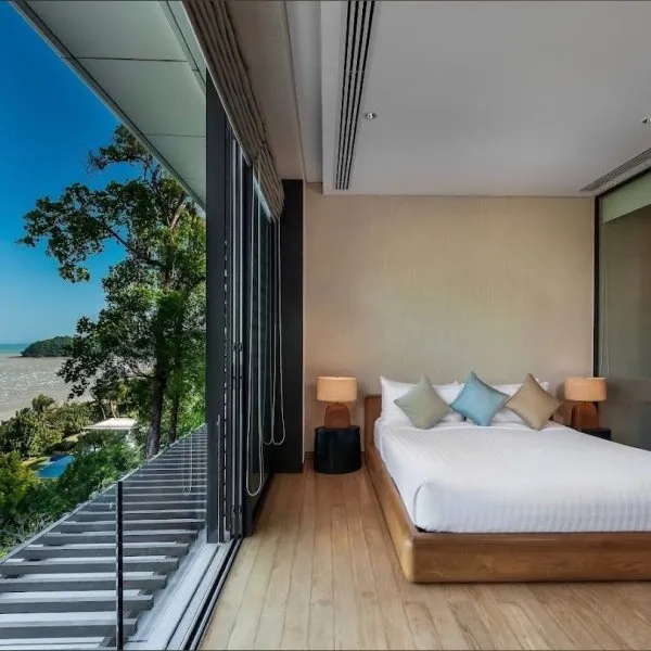 Villa Sawarin — Luxury 10-Bedroom Beachfront Estate - gallery 43