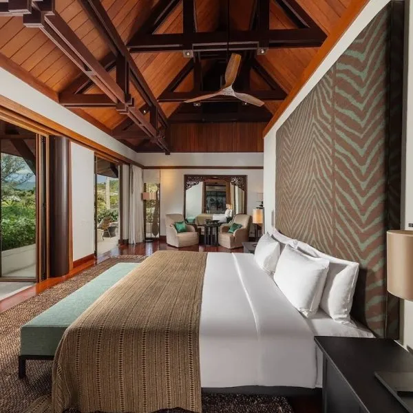 ​Villa Analaya — Luxury 6-Bedroom Beachfront Estate - gallery 29