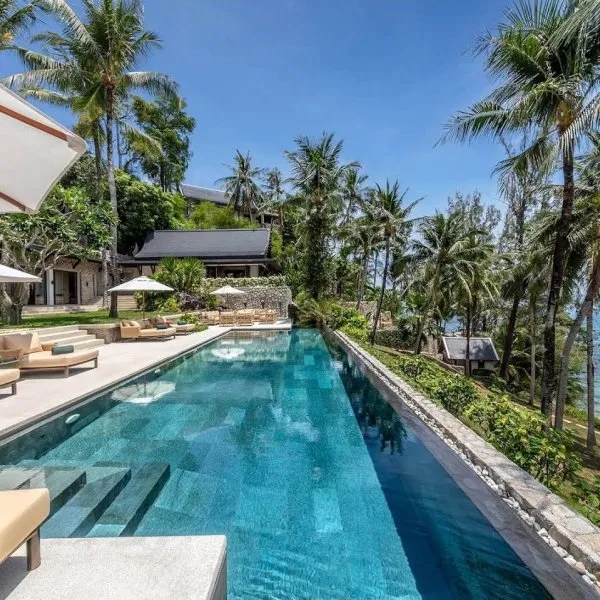 ​Villa Analaya — Luxury 6-Bedroom Beachfront Estate - gallery 9