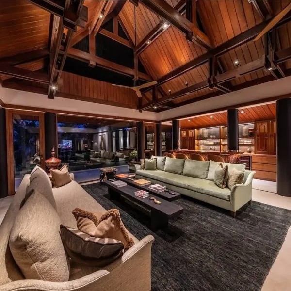​Villa Analaya — Luxury 6-Bedroom Beachfront Estate - gallery 17