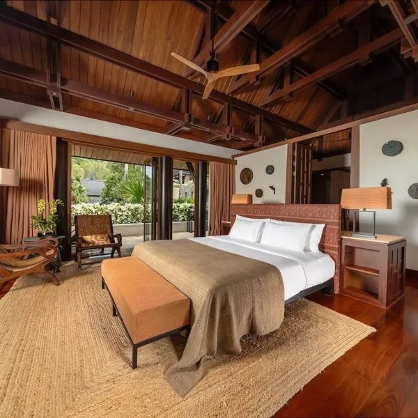 ​Villa Analaya — Luxury 6-Bedroom Beachfront Estate - gallery 32