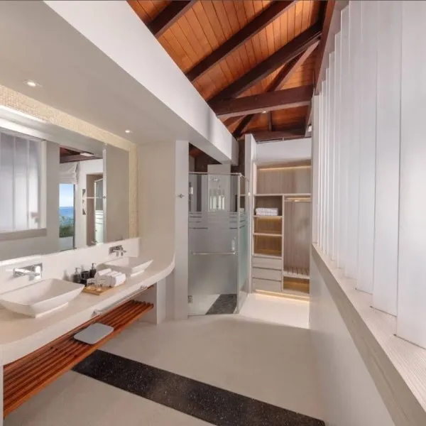 Villa La Prana — Luxury 7-Bedroom Oceanfront Estate - gallery 32