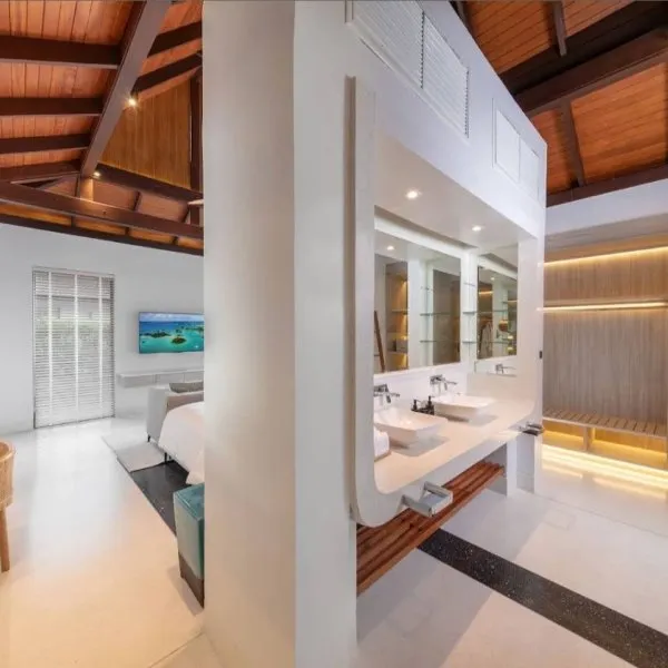 Villa La Prana — Luxury 7-Bedroom Oceanfront Estate - gallery 33
