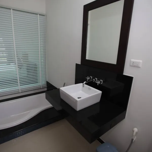 Property image - gallery 8